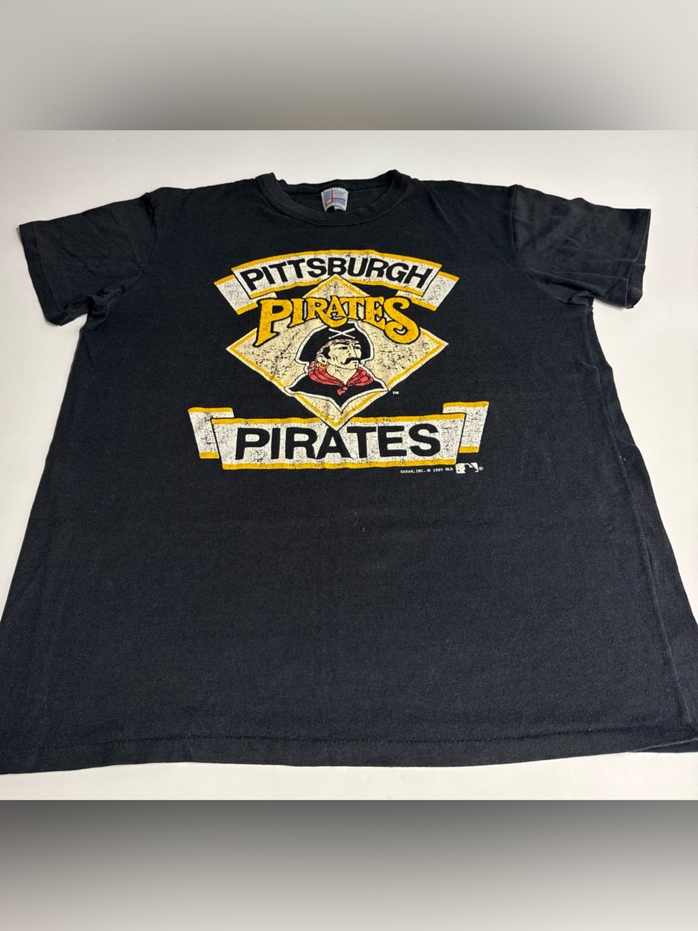 Vintage 1989 Pittsburgh Pirates Black Men’s' Short Sleeve Graphic Tee